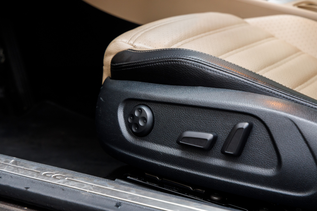 Volkswagen CC 2012 photo 18