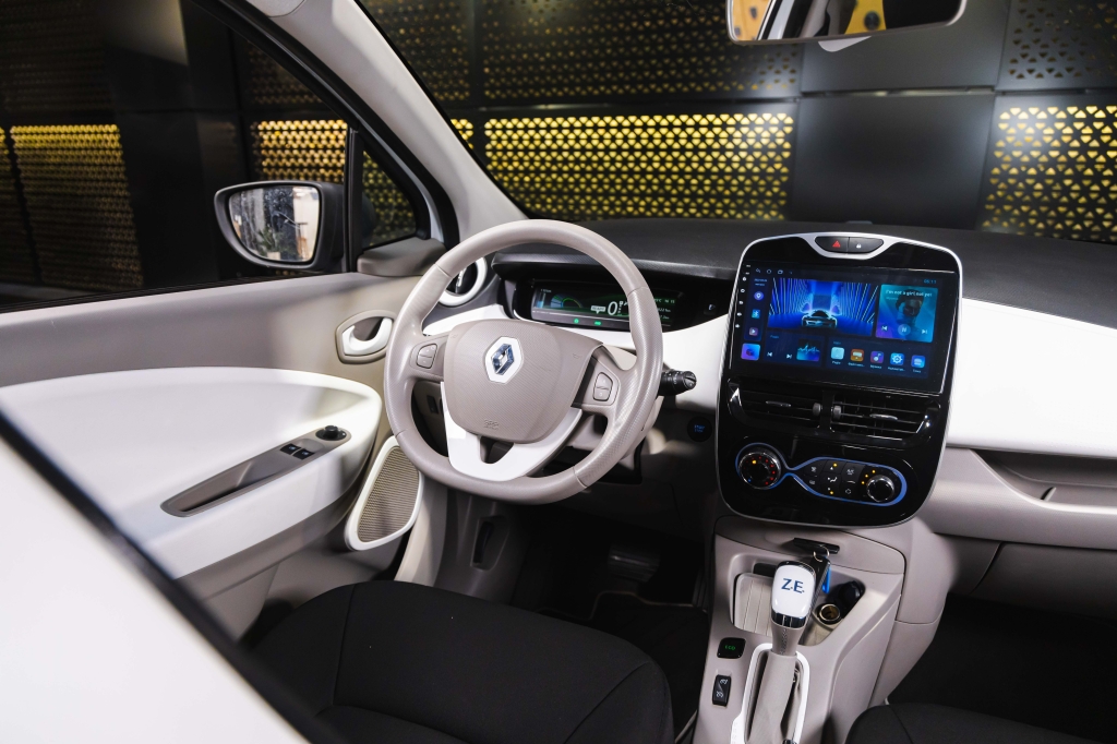 Renault Zoe 2018 photo Renault Zoe 2018 photo 21