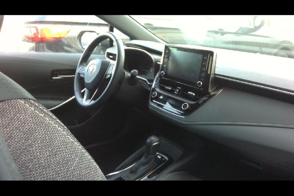 Toyota Corolla 2021 фото 4