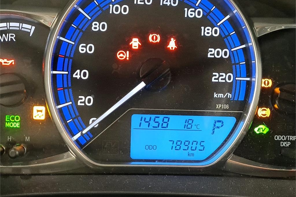 Toyota Yaris 2016 фото 5