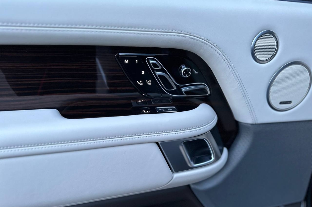 Land Rover Range Rover Autobiography 2020 фото 11