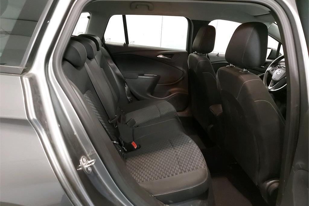 Opel Astra Sports Tourer 2017 photo 4