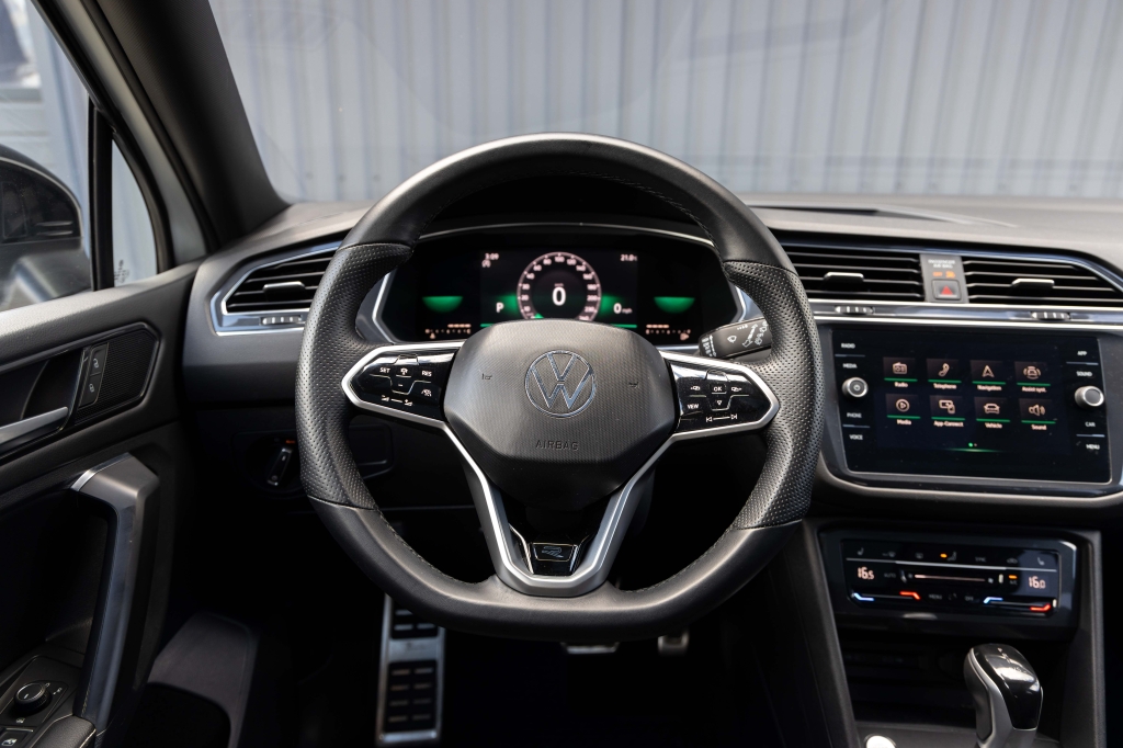 Volkswagen Tiguan SE R-Line 2022 фото Volkswagen Tiguan SE R-Line 2022 фото 28