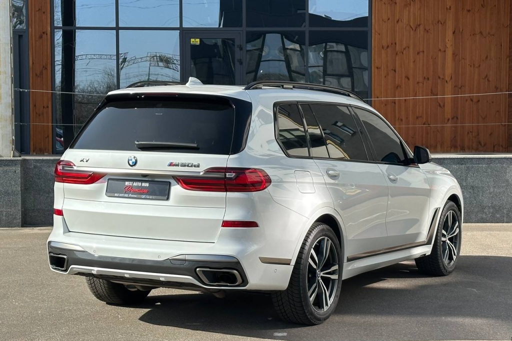 BMW X7 M50d 2020 photo 6