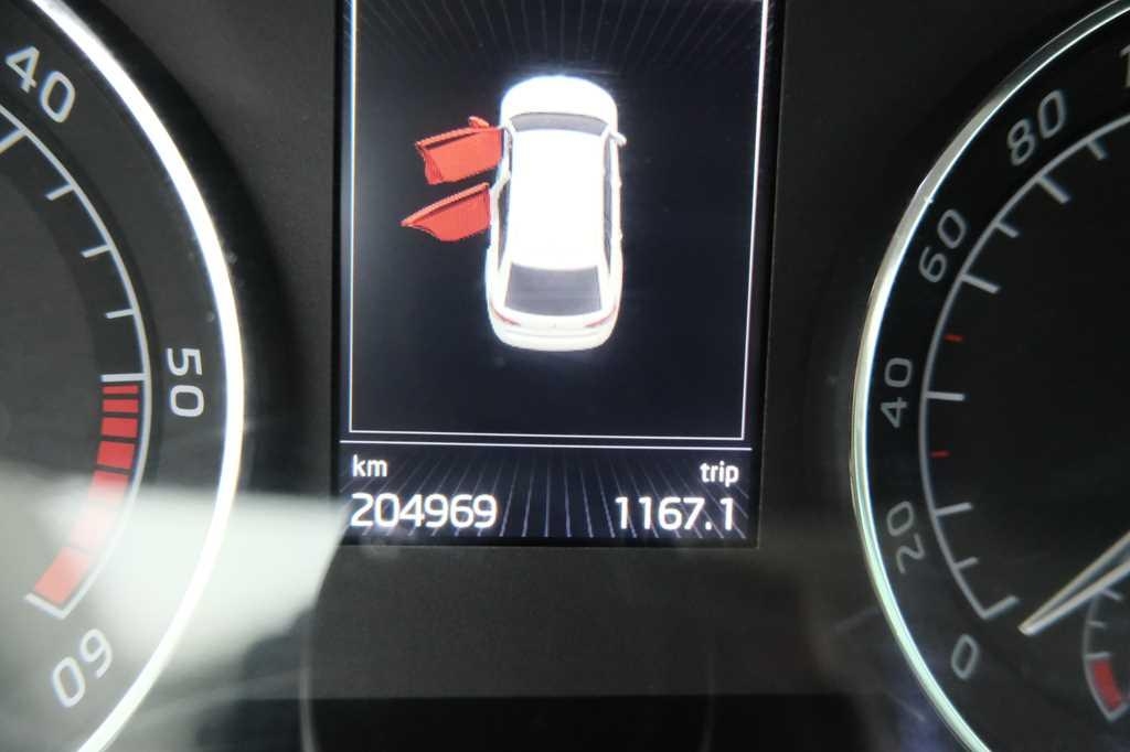 Skoda Superb Combi 2016 фото 2