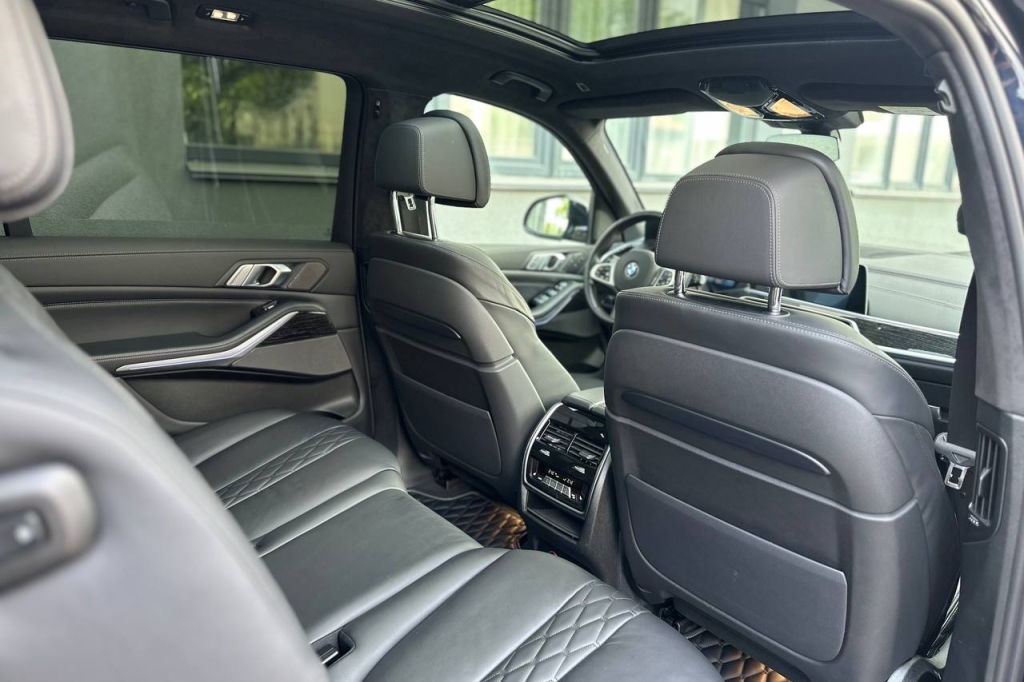 BMW X7 M50d 2020 фото 15