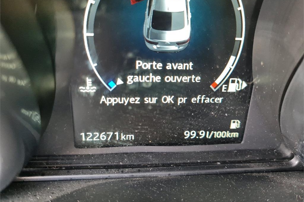 Jaguar XE 2016 фото 5