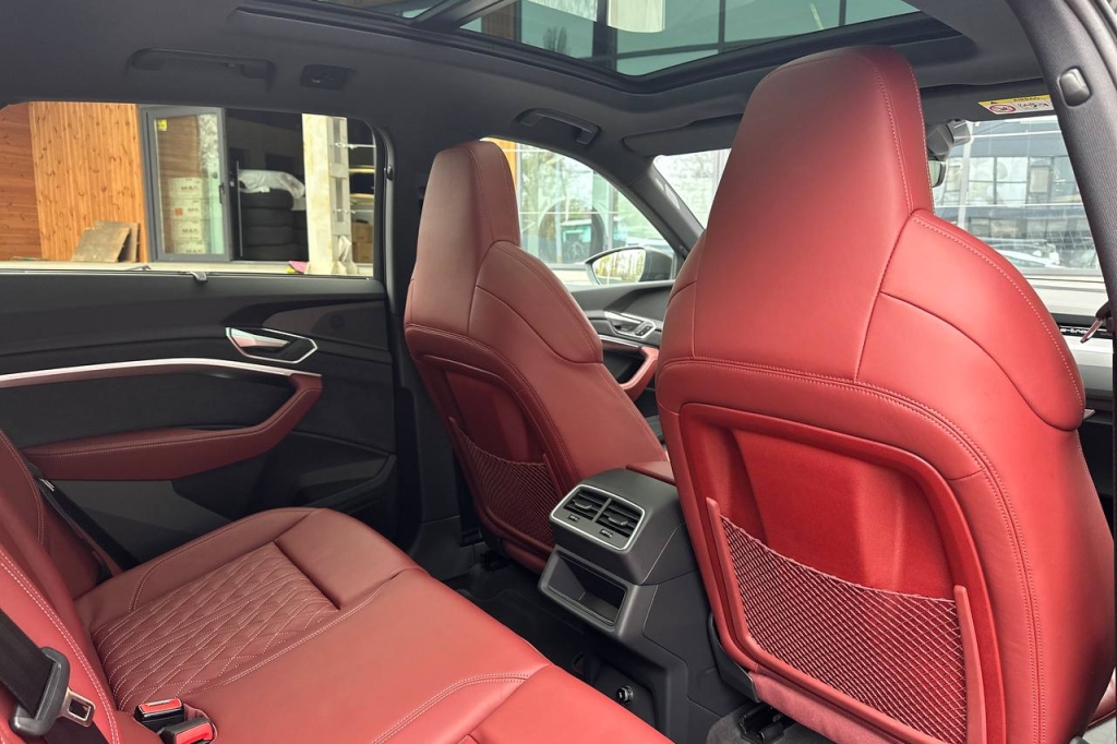 Audi e-tron S 95 kWh 2022 photo 18