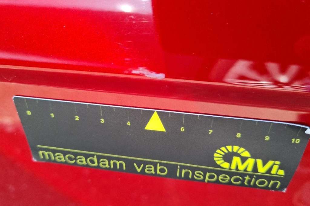 Jaguar XE 2016 photo 15