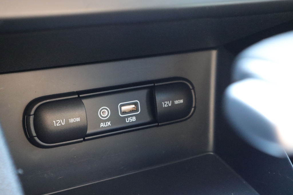 Kia Niro 2017 фото 17