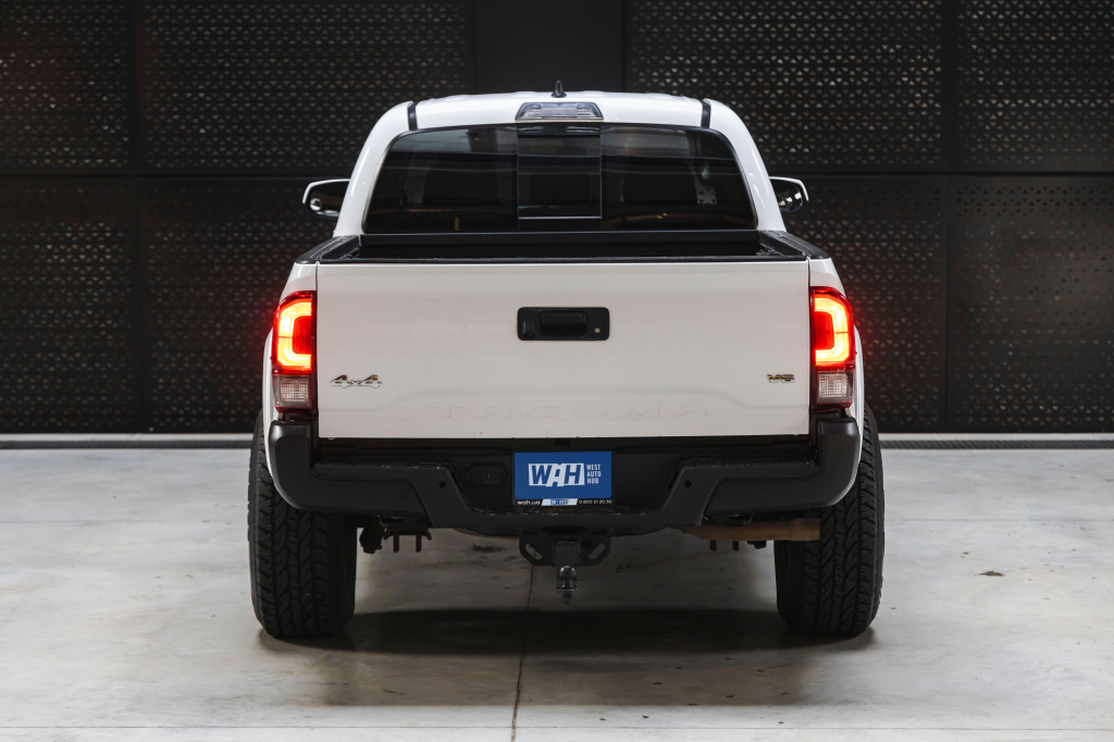 Toyota Tacoma 2018 photo 9