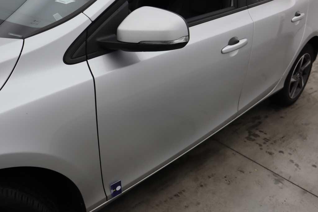 Volvo V40 2016 фото 22