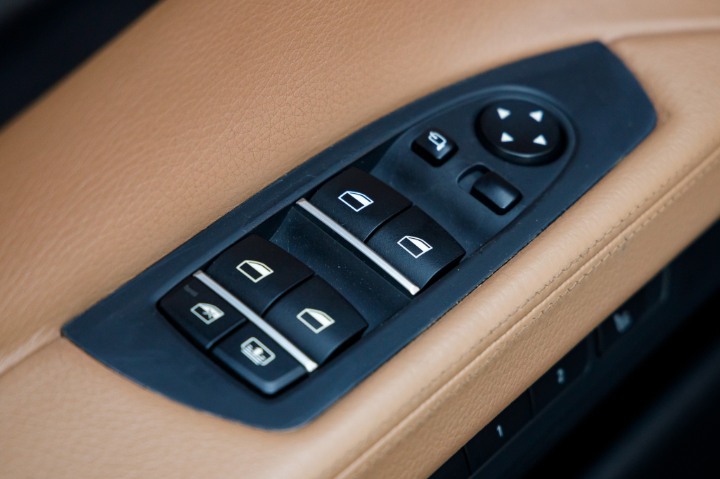 BMW 740 Li 2011 photo 18