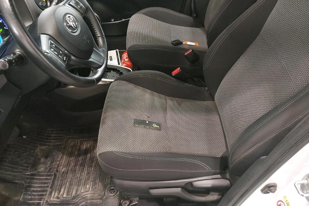 Toyota Yaris 2016 photo 19