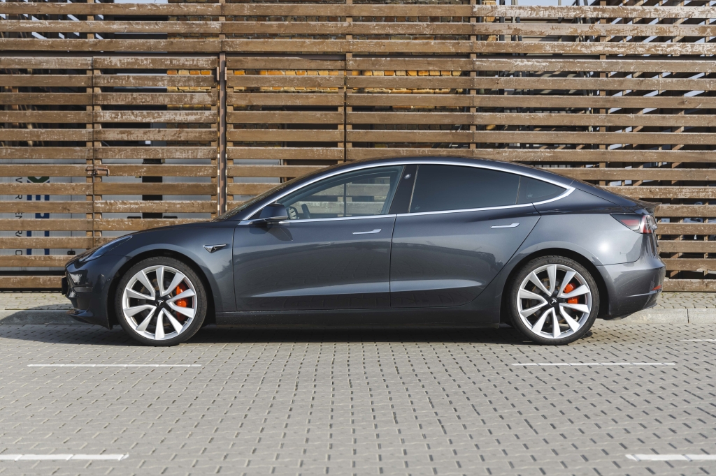 Tesla Model 3 2019 фото 17