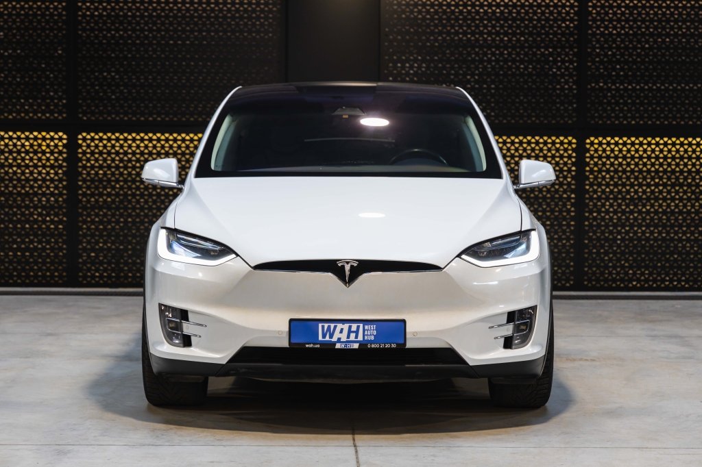 Tesla Model X 75D 2017 фото Tesla Model X 75D 2017 фото 5