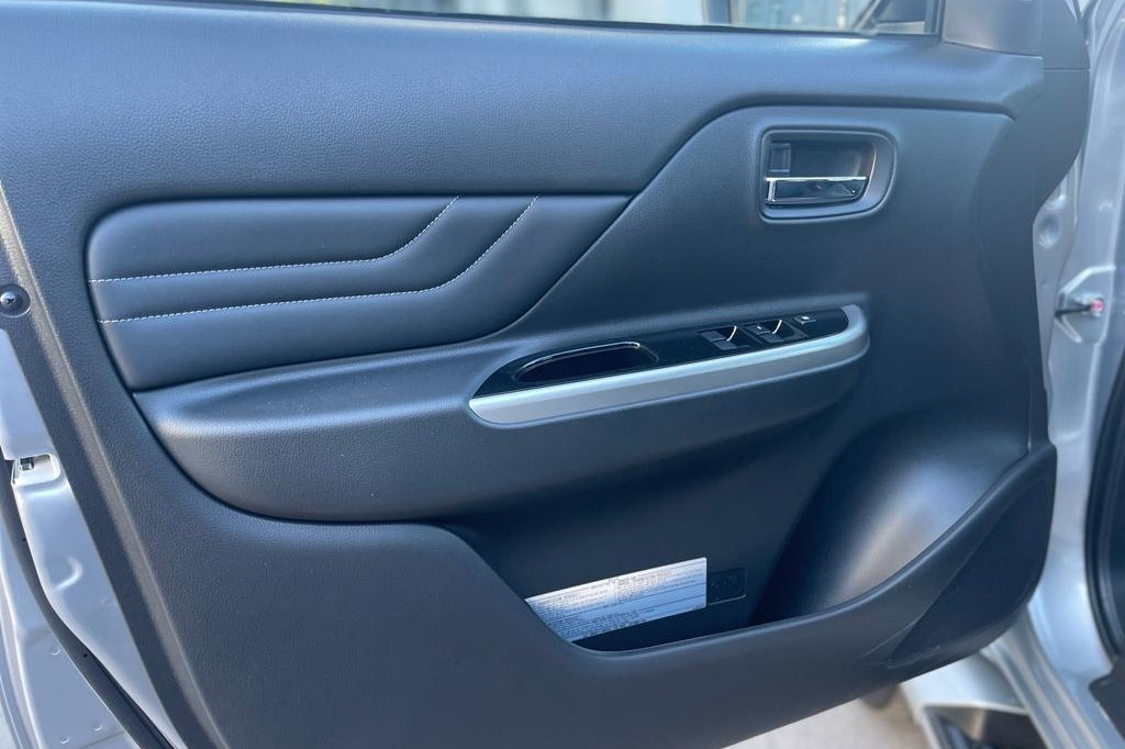 Mitsubishi L 200 2021 фото 14