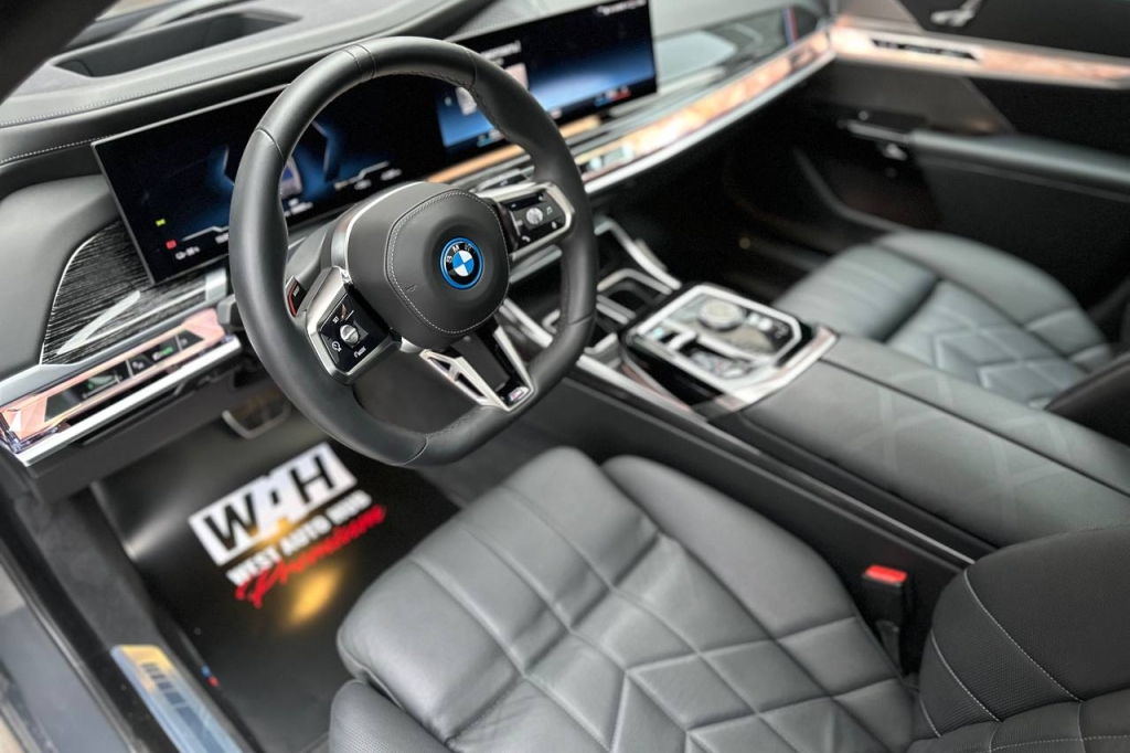 BMW i7 xDrive60 2023 фото 12