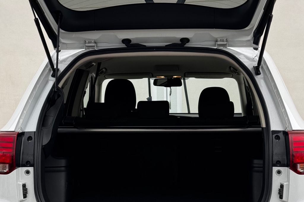 Mitsubishi Outlander 2017 фото Mitsubishi Outlander 2017 фото 6