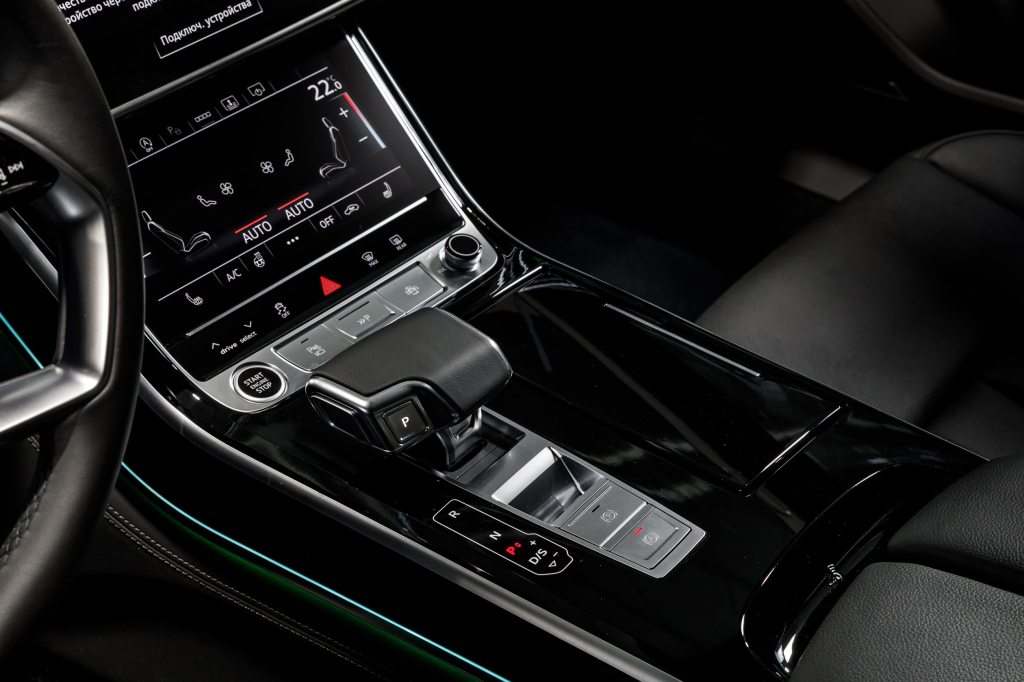 Audi A8 2020 photo 19