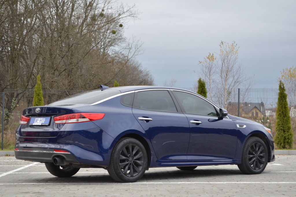 Kia Optima LX Sport photo 5