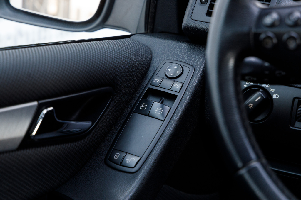 Mercedes-Benz A 160 2010 photo 22