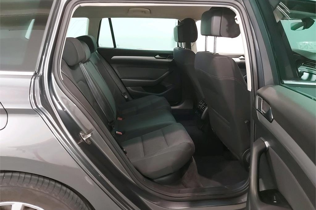 Volkswagen Passat Variant 2017 фото 6