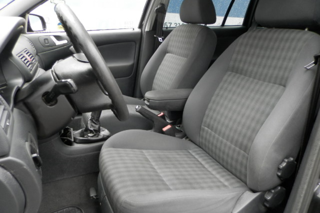 Skoda Octavia Tour 1.6 MPI 2004 photo 20