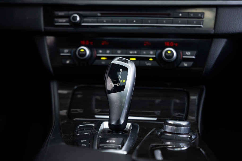 BMW 5 Series 2011 фото BMW 5 Series 2011 фото 27