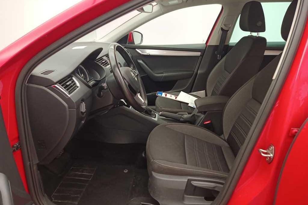 Skoda Octavia Combi 2018 фото 1