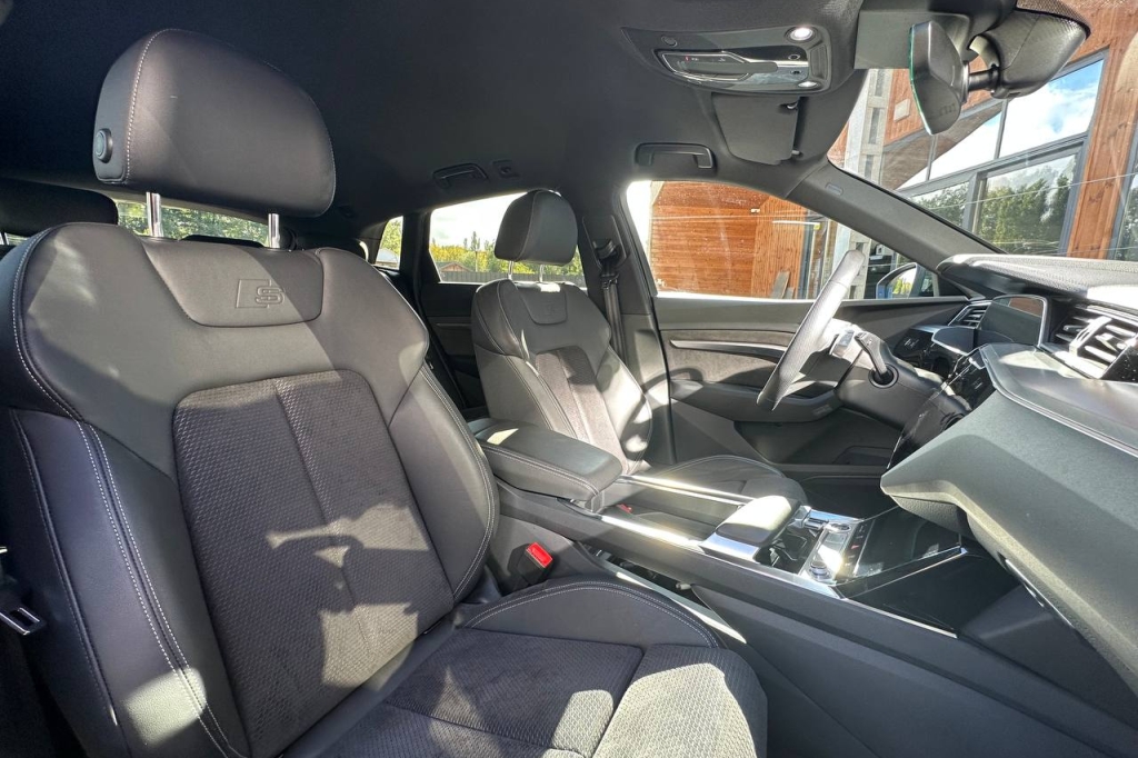 Audi e-tron 71 kWh  Quattro S-Line  2021 photo 12