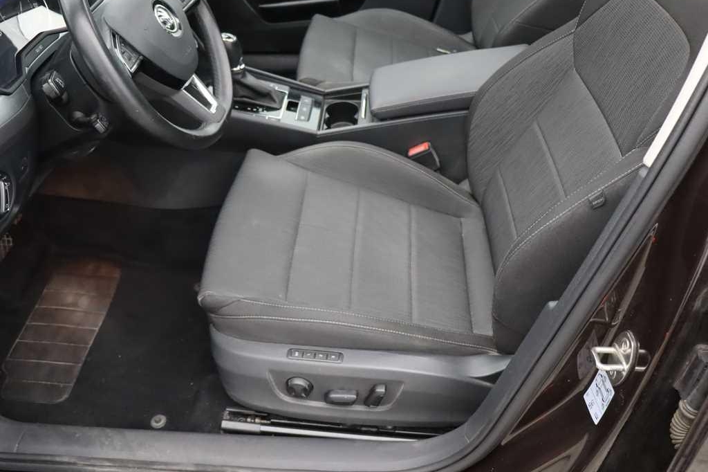 Skoda Superb Combi 2016 фото 8