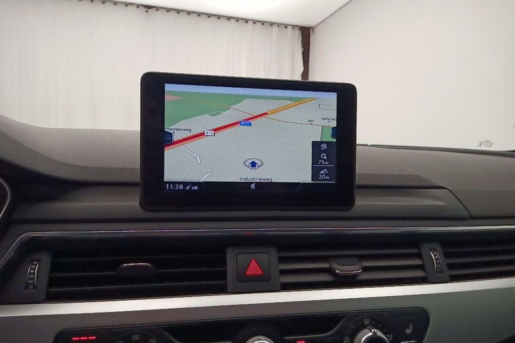 Audi A4 Avant 2017 фото 4