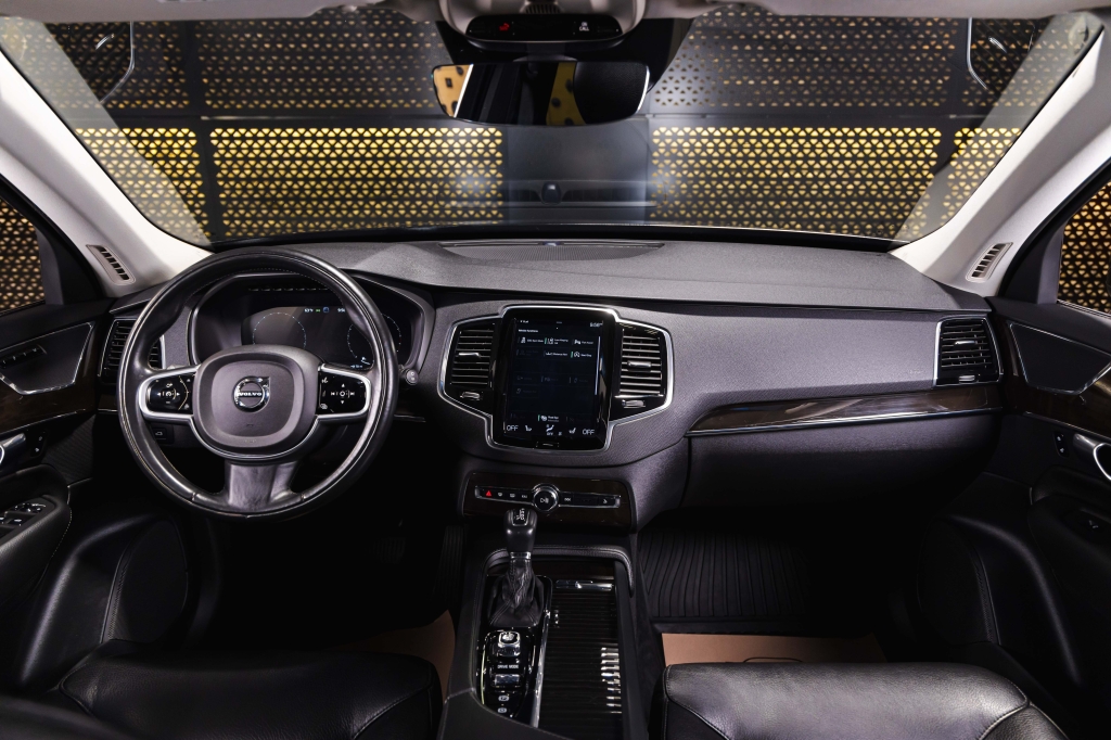 Volvo XC90 2018 фото 30