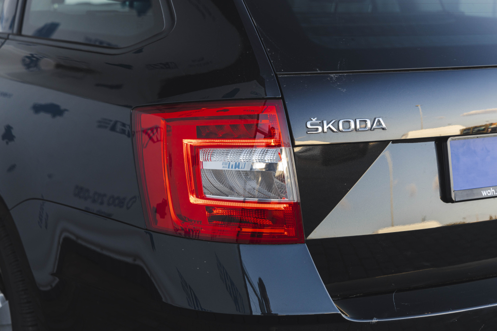 Skoda Octavia 2018 фото 11