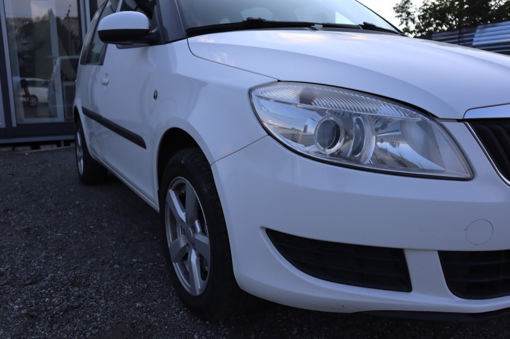 Skoda Roomster 2010 photo 10