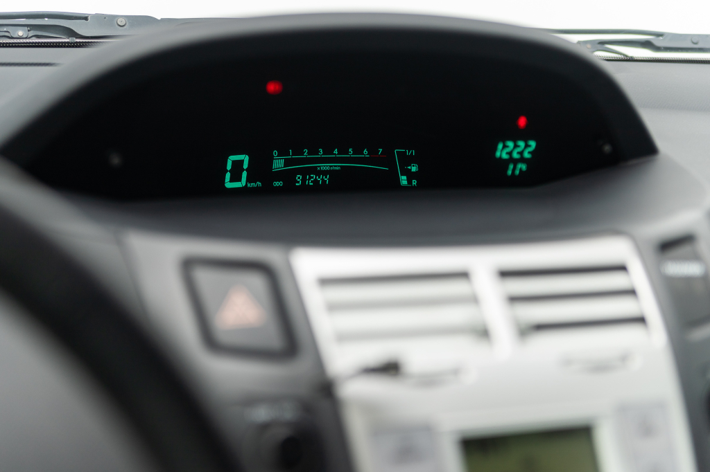 Toyota Yaris 2006 фото 26