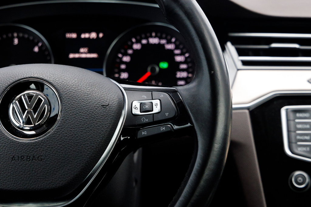 Volkswagen Passat B8 Highline 2016 фото 21