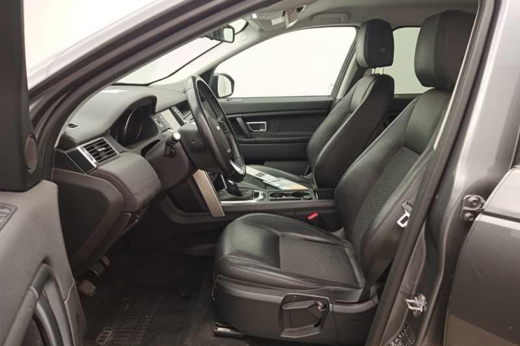 Land Rover Discovery 2016 фото 1