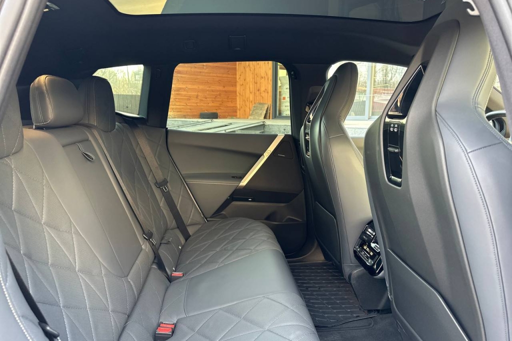 BMW iX xDrive40 2021 фото 19