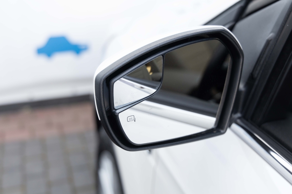 Ford Escape SEL 2019 фото 9