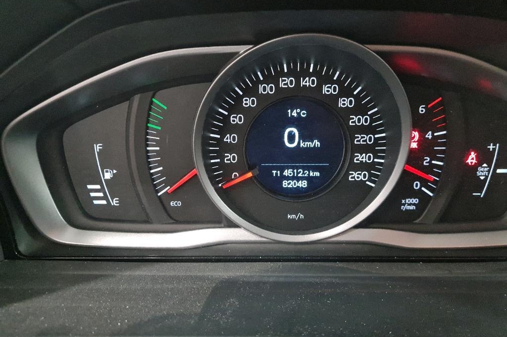 Volvo V60 Cross Country 2017 photo 2