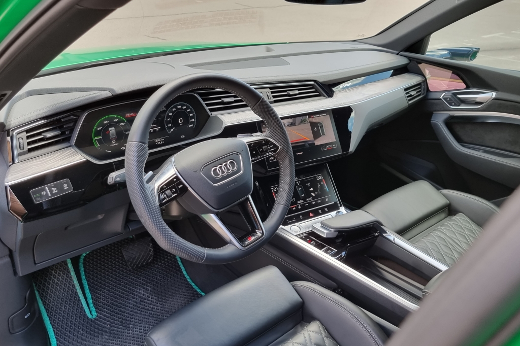 Audi e-tron 2020 photo 17