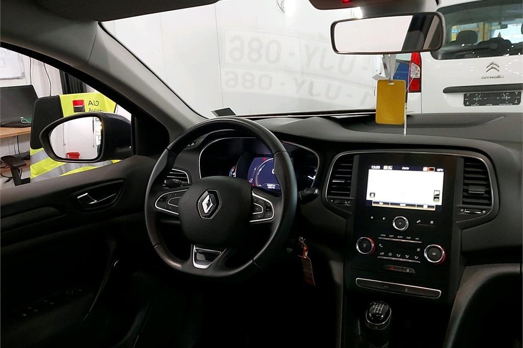 Renault Megane 2018 фото 4