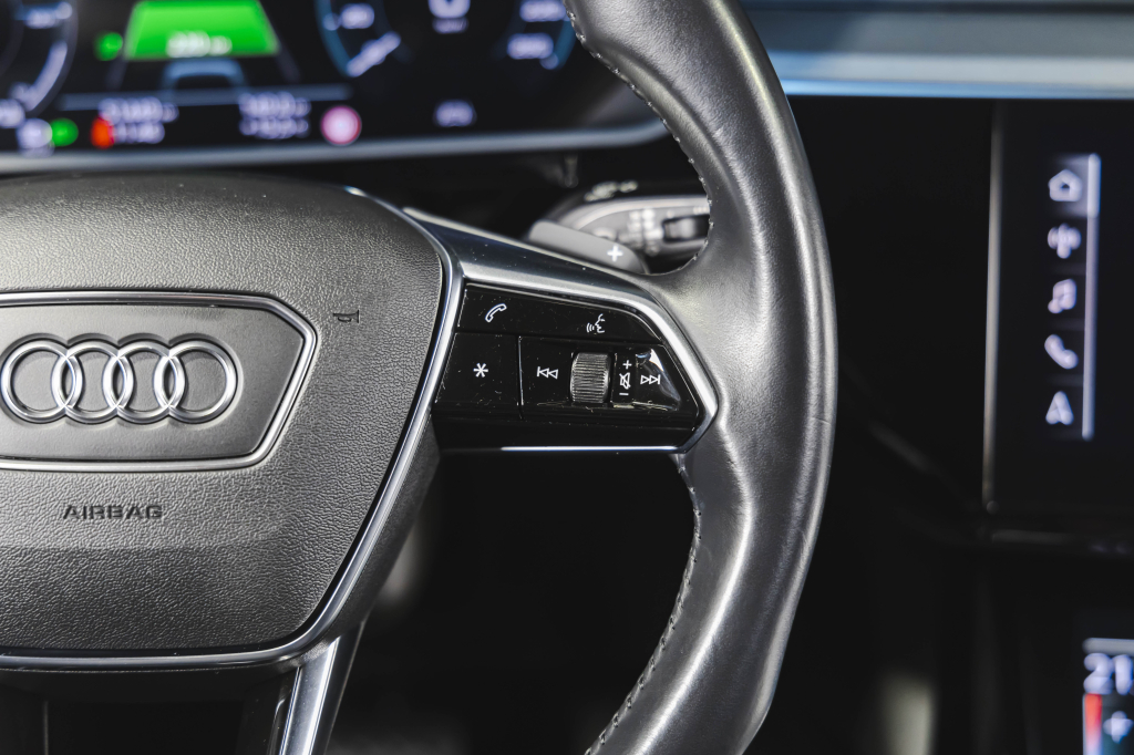 Audi e-tron 2020 photo 21