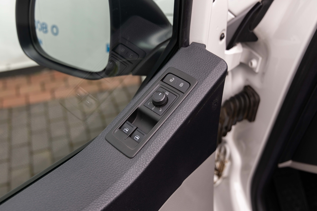 Volkswagen Transporter 2017 фото Volkswagen Transporter 2017 фото 12