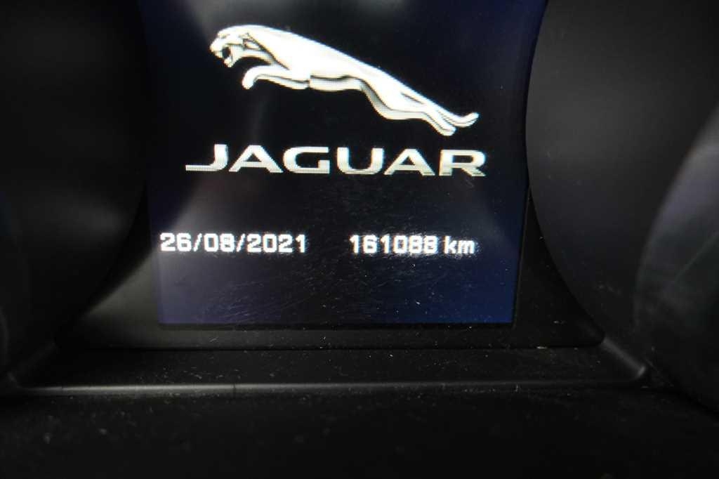 Jaguar XE 2015 photo 3