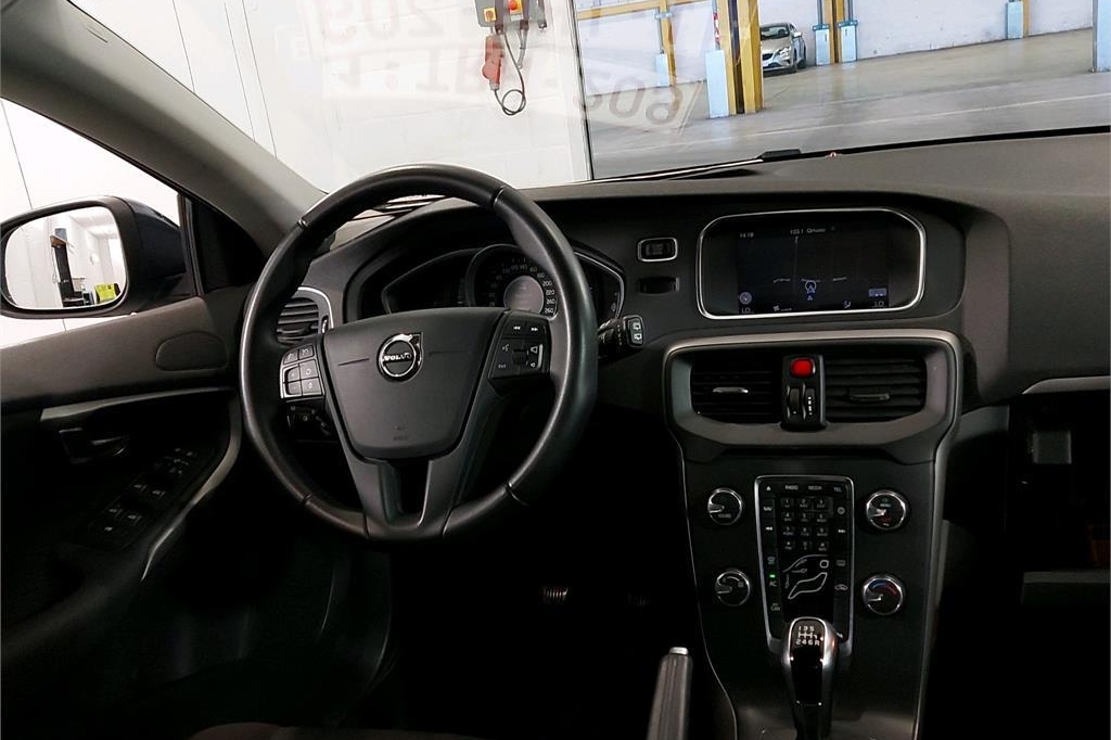 Volvo V40 2018 фото 5