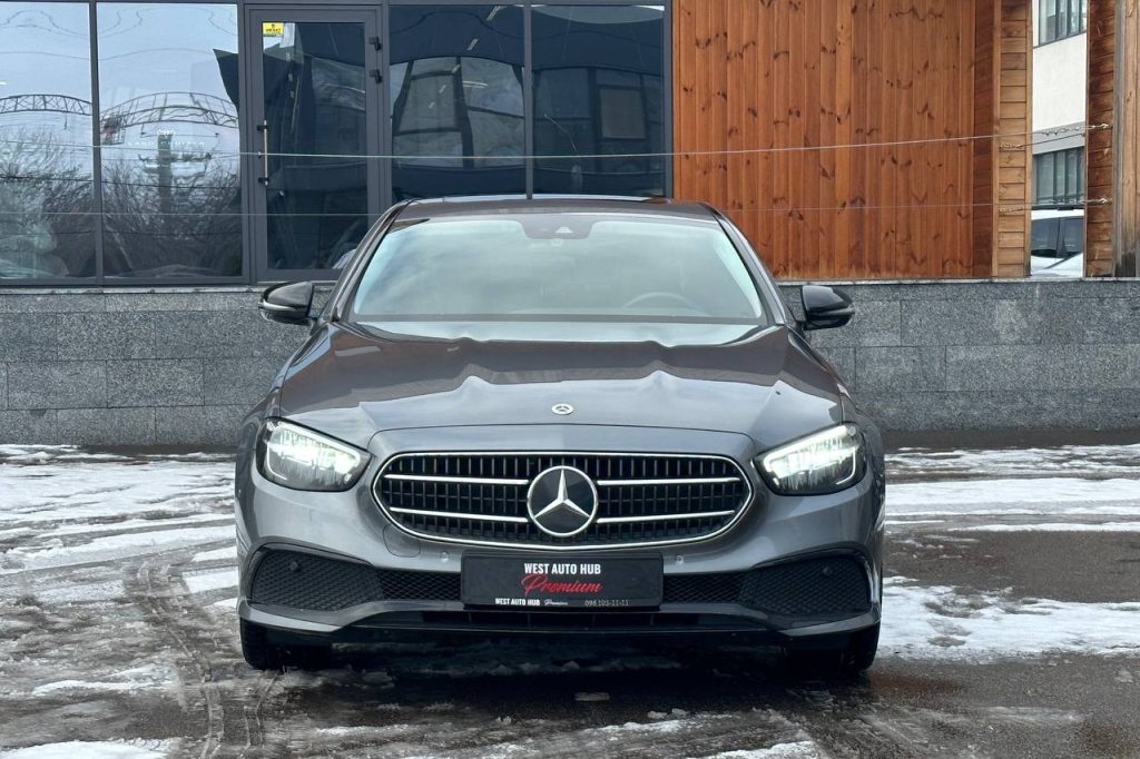 Mercedes-Benz E 300 2021 фото 1