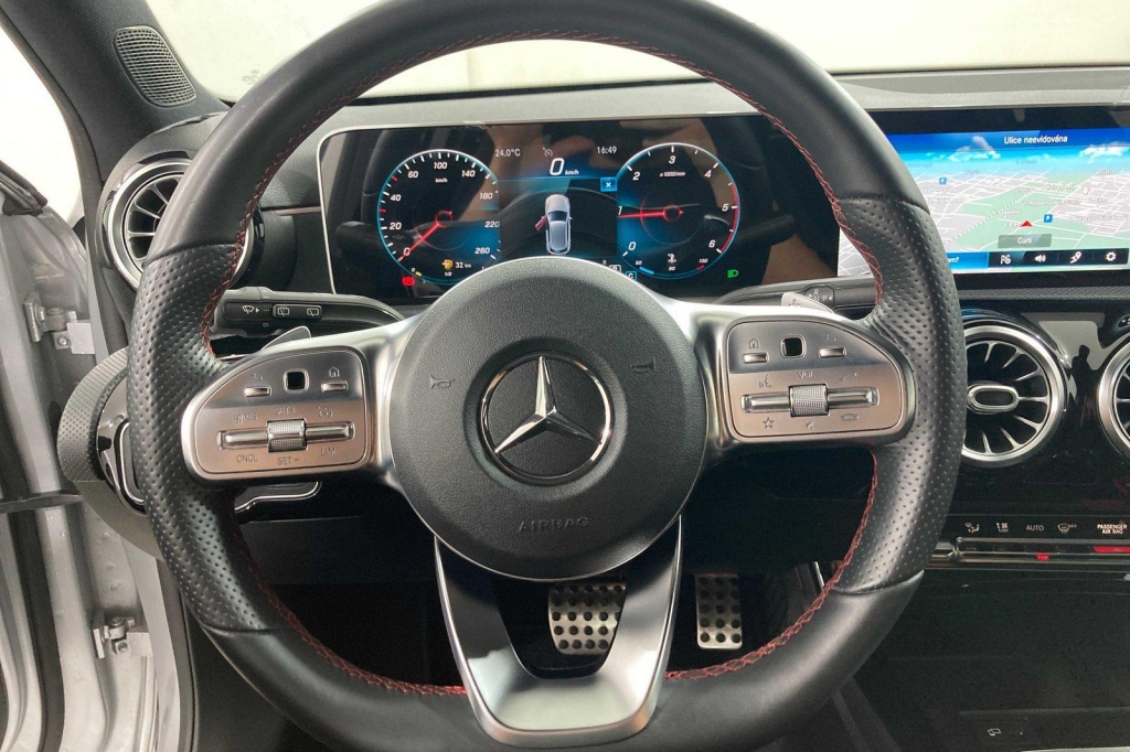 Mercedes-AMG A-Klasse 2018 photo 5